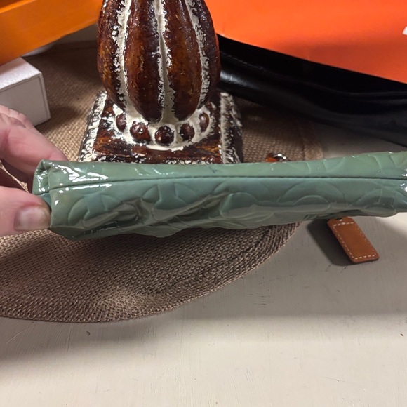 Coach Green Wristlet    Perfect condition - Picture 7 of 8